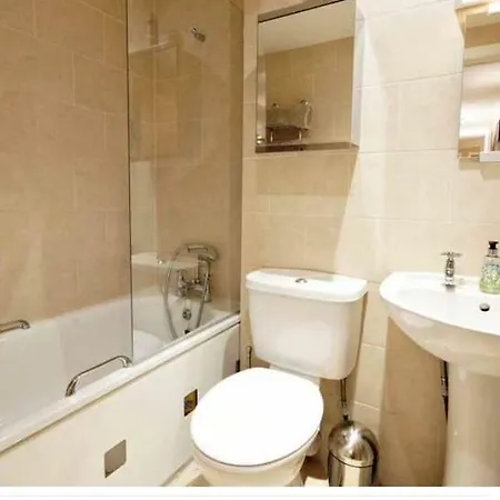 Luxury Apartment *